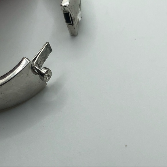 Vtg Butler Silver Tone Rhinestone Geometric Bangle Bracelet 7” / 2.1 Diameter - Picture 4 of 6